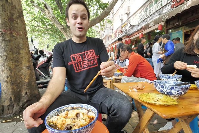 3-Hour Private Night Tour: Beijing Foodie Experience - Yunnan Cuisine Stop: Cross Bridge Noodles and Plum Liquor