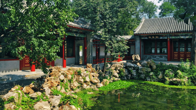 Beijing: Beihai park e-ticket entry - A simple game plan: follow the lake, then work inward to the big sights