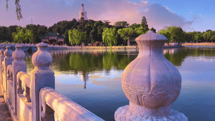 Beijing: Beihai park e-ticket entry - Lake time: walk the shore or pay extra for a boat ride