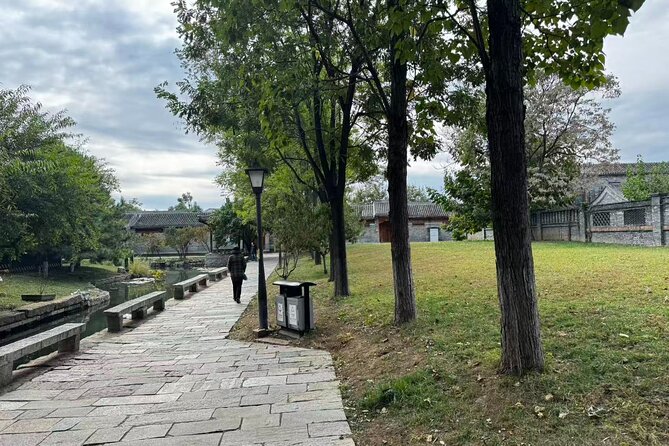 Beijing City Walk: Explore Hutongs Life and Old Beijing - Stop 3: Bell and Drum Towers square—lighted views and how time was once managed