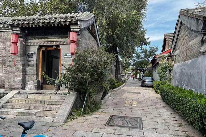 Beijing City Walk: Explore Hutongs Life and Old Beijing - Guides: what the best ones do beyond facts