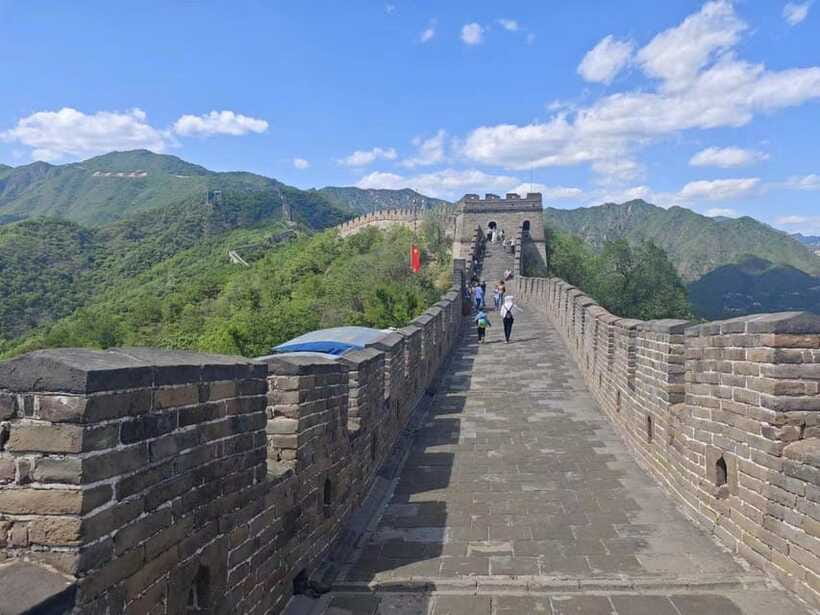 Beijing: Mutianyu Great Wall and Forbidden City Private Tour - Guides: the difference between seeing and understanding