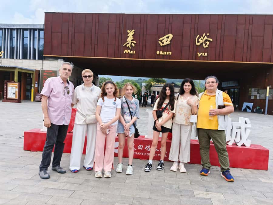 Beijing: Mutianyu Great Wall & Summer Palace Day Tour - Should you book the Mutianyu Great Wall & Summer Palace day tour?