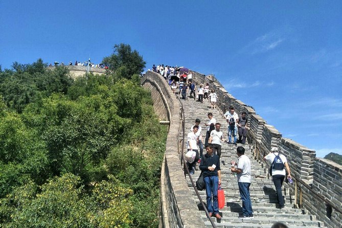 Beijing Private Transfer: Badaling Great Wall with VIP Past Pass - When you upgrade to a private guide: what the added service changes