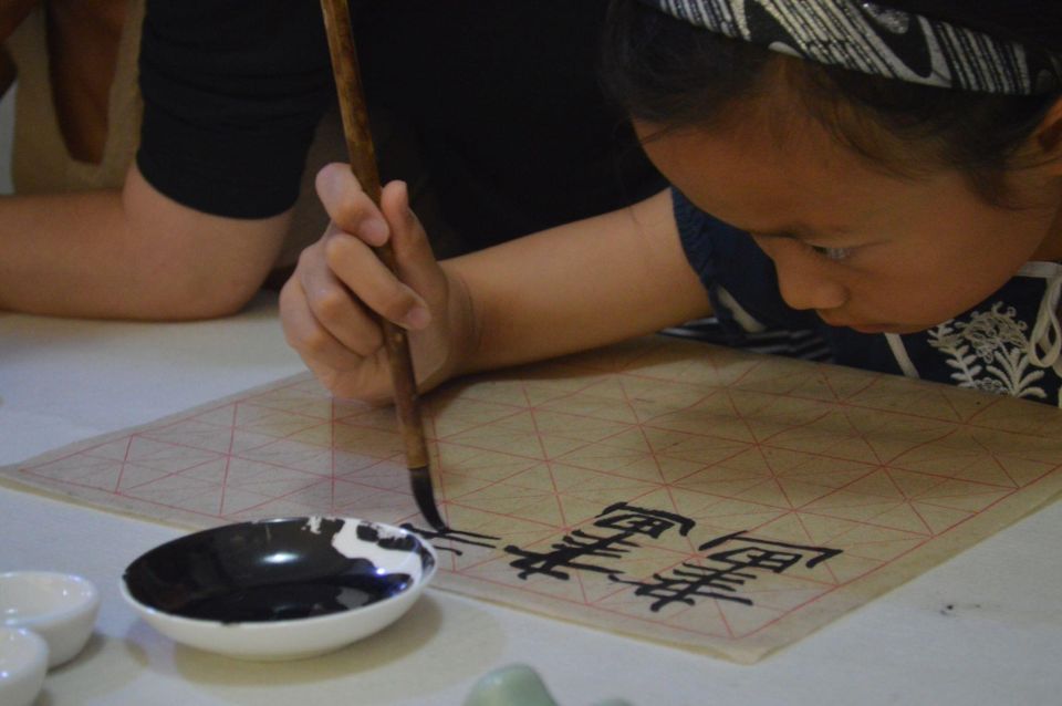 Beijing Wangfujing Calligraphy Class Nearby Forbidden City - What Your Class Feels Like: Tea, Calm Coaching, and Real Stroke Practice