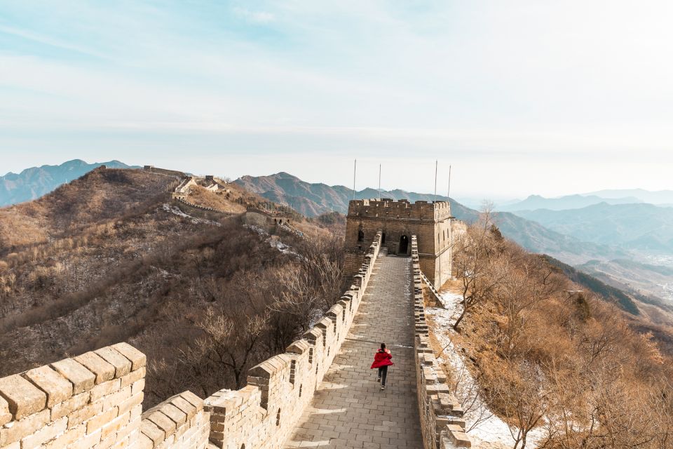 Mutianyu Great Wall Bus Group Tour - The guide experience: English, Chinese, and real-world help