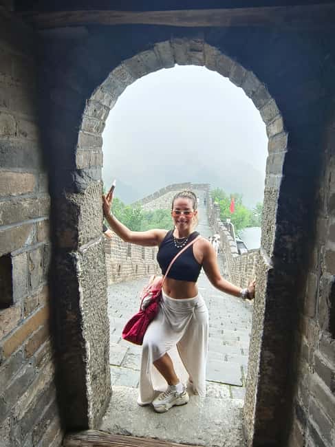 Mutianyu Great Wall Private Tour with English Driver - English driver or English tour guide: picking the right leadership style