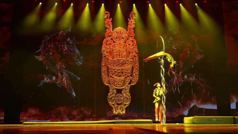 Red Theatre Beijing Acrobatic Show Tickets - Family-friendly Beijing entertainment: who this show suits best