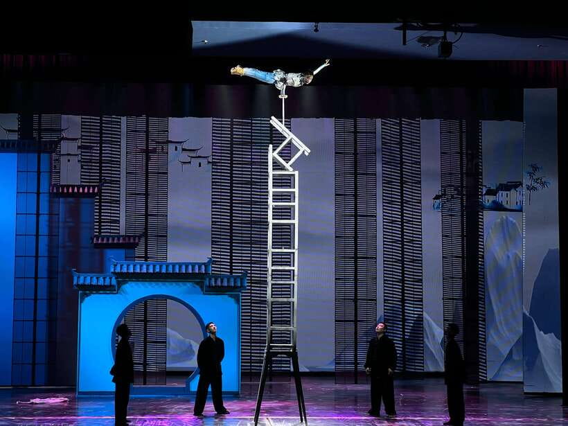 Red Theatre Beijing Acrobatic Show Tickets - Practical tips that make the night easier