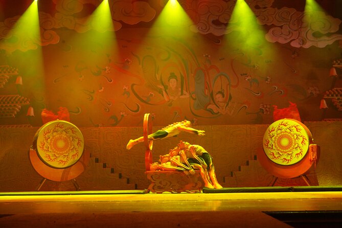 Red Theatre Beijing Acrobatic Show Tickets Official Booking - Acrobatic Skills in a Small Beijing Theater