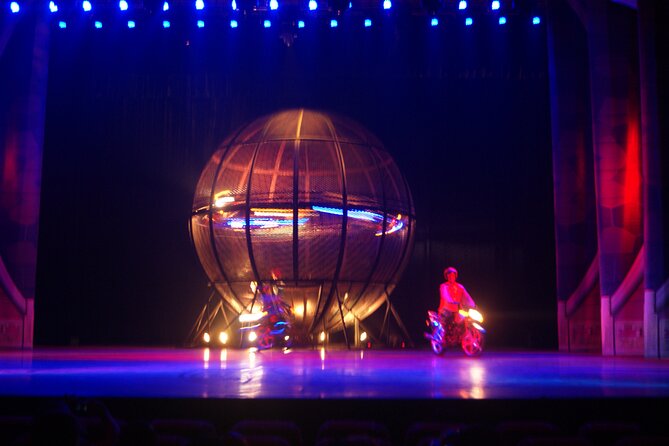 Red Theatre Beijing Acrobatic Show Tickets Official Booking - Entering the Venue: What to Expect Inside