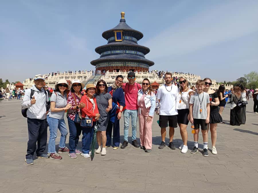 Temple Heaven, Summer Palace, Lama Temple, Hutong Bus Tour - Guides, group pace, and what good leadership feels like